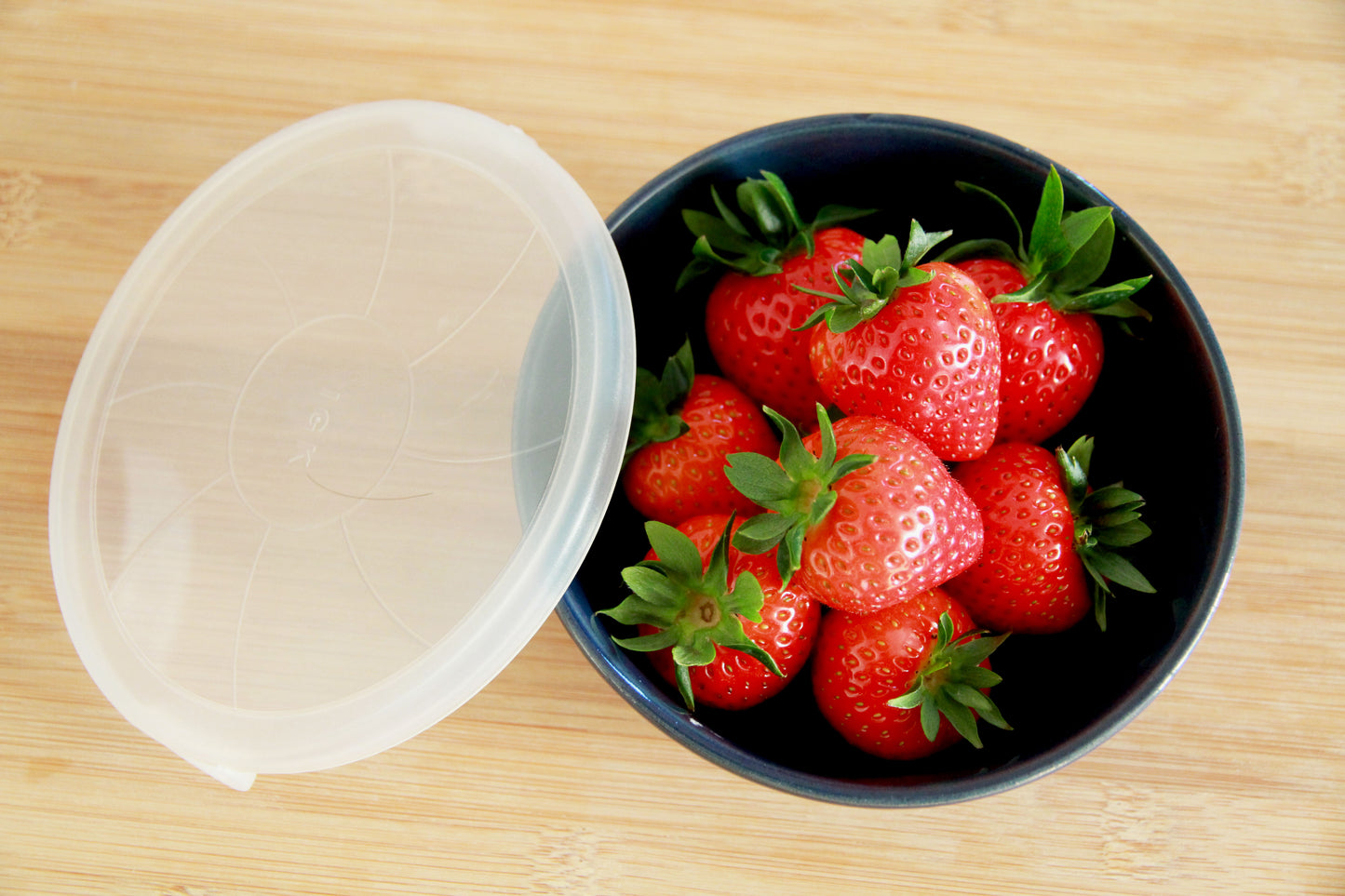 Japanese Ceramic Bowl With Lid 16 cm